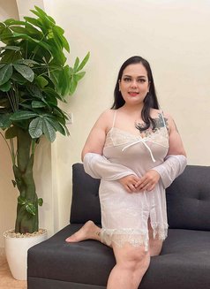Rina - escort in Jeddah Photo 4 of 5