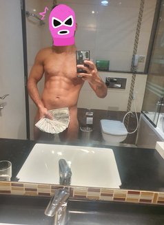 Rio - Male escort in Dubai Photo 5 of 6