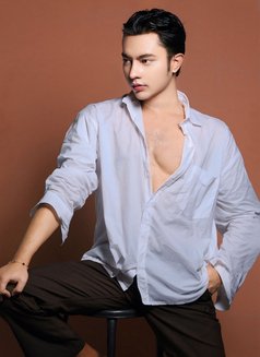 Rio One - Male escort in Singapore Photo 4 of 4