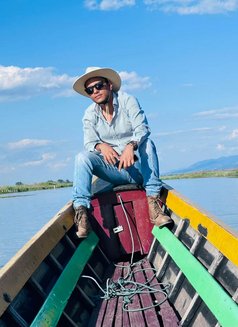 Rip - Male escort in Bangkok Photo 2 of 3