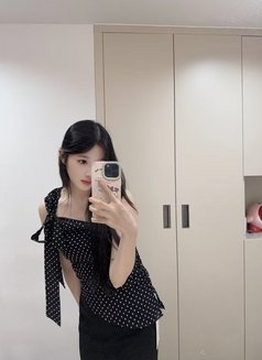 Riri - escort in Guangzhou Photo 1 of 5