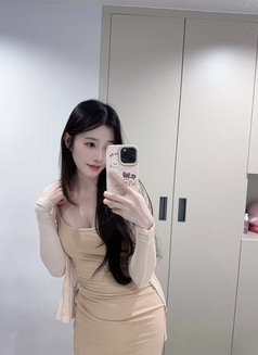 Riri - escort in Guangzhou Photo 2 of 5