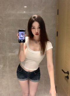 Riri - escort in Guangzhou Photo 3 of 5