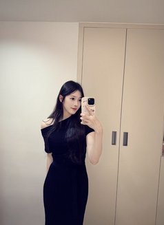 Riri - escort in Guangzhou Photo 4 of 5