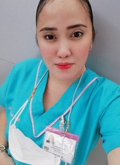 Riri - Acompañante in Doha Photo 6 of 8