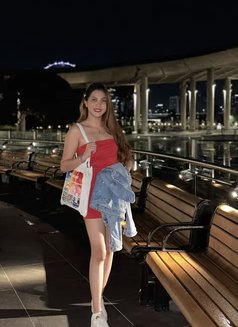 Riri - puta in Dubai Photo 8 of 9