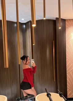 Riri - escort in Manila Photo 5 of 9