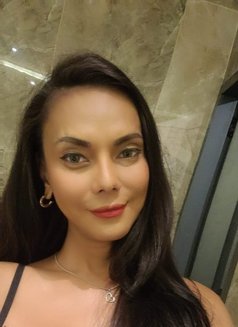 Riri - puta in Bali Photo 6 of 6