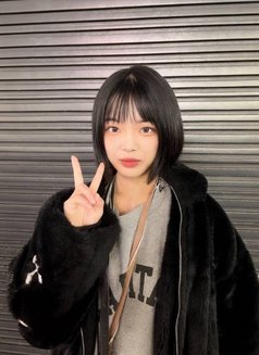 Riru - escort in Tokyo Photo 2 of 4