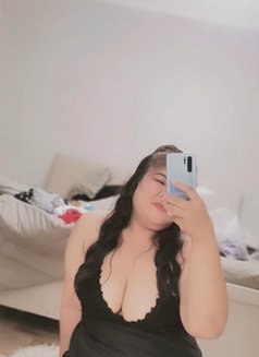Risa - escort in Dammam Photo 2 of 6