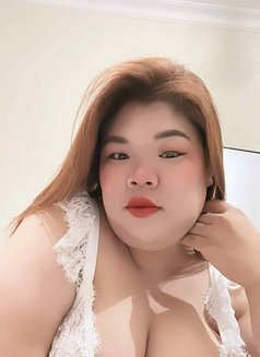 Risa - escort in Dammam Photo 4 of 11