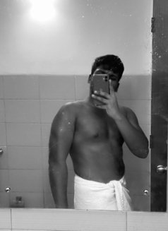 Rish massage and cuckold service - Male escort in Colombo Photo 8 of 8