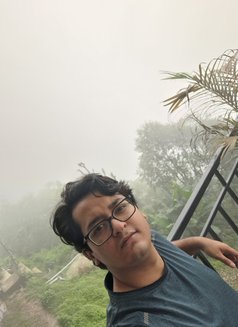 Rishav - Male escort in Kolkata Photo 2 of 4