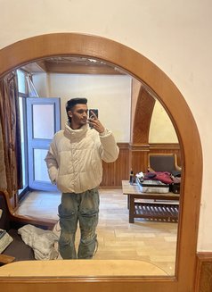 Rishi Gohil - Male escort agency in Mumbai Photo 4 of 5