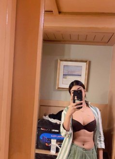 Rishi Independent Girl in Delhi - escort in New Delhi Photo 1 of 5