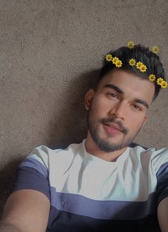 Rishi - Male escort in Mumbai Photo 2 of 4
