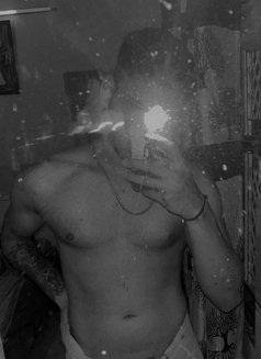 Rishi - Male escort in New Delhi Photo 1 of 4