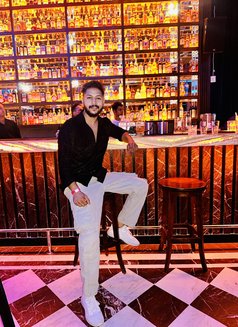 Rishi Jain - Male adult performer in Jaipur Photo 4 of 5