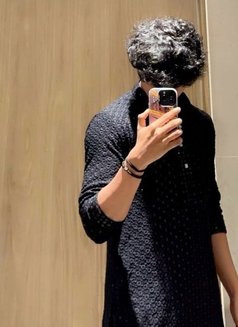 Rishi Open Sex Free for Girls Ladies Cou - Male escort in New Delhi Photo 1 of 3