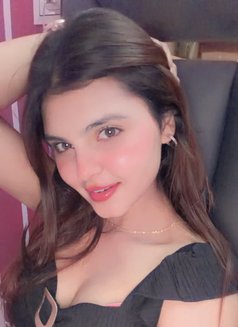 Rishika - escort in Dubai Photo 4 of 7