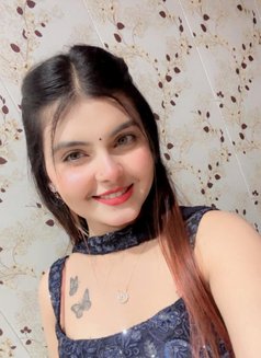 Rishika - escort in Dubai Photo 5 of 7