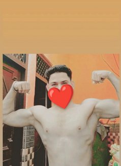 Rishu - Acompañantes masculino in New Delhi Photo 1 of 1