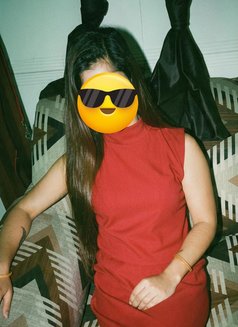 Rishu - escort in Noida Photo 2 of 3