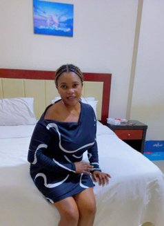 Risper - puta in Al Juffair Photo 1 of 7