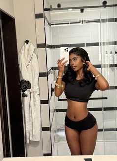 Rissa - escort in Abidjan Photo 4 of 6