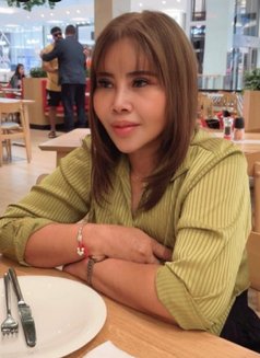 Rita - escort in Al Manama Photo 5 of 13
