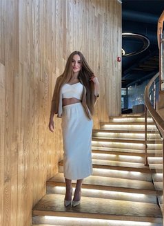 Rita - puta in Phuket Photo 3 of 9