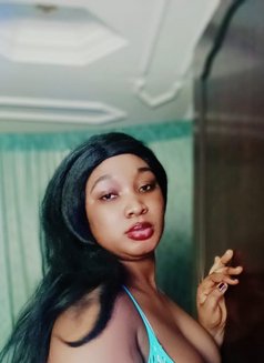 Rita - escort in Jeddah Photo 2 of 3