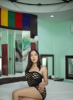 Rita69 - Transsexual escort in Phuket Photo 4 of 11