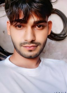 Ritesh - Acompañantes masculino in Meerut Photo 2 of 3