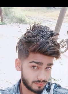 Ritesh - Acompañantes masculino in Meerut Photo 3 of 3