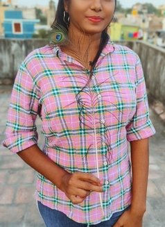 Rithika - escort in Chennai Photo 4 of 4