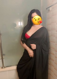 Rithu Akarsha - puta in Dubai Photo 5 of 5