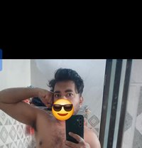 Riti K - Intérprete masculino de adultos in Lucknow