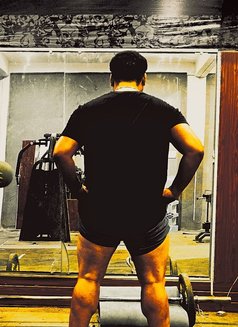 Ritik - masseur in Pune Photo 2 of 9