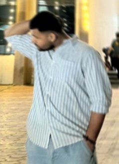 Ritik - masseur in Pune Photo 5 of 9