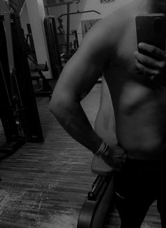 Ritik Sharma - puta in Gurgaon Photo 1 of 4