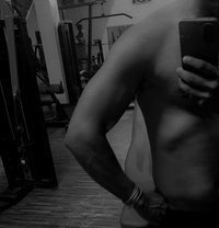 Ritik Sharma - puta in Gurgaon