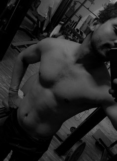 Ritik Sharma - puta in Gurgaon Photo 3 of 4