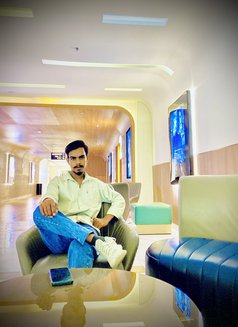 Ritik Top Ind - Male escort in Dubai Photo 3 of 5