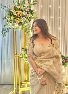 Ritika Coll Girl Sarvice Independence - puta in Hyderabad Photo 2 of 2