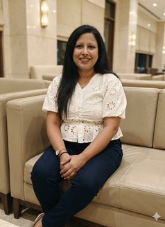Ritika - puta in Pune Photo 2 of 2