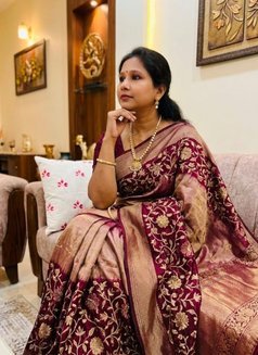 Ritika - puta in Pune Photo 1 of 2