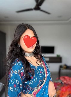 Ritika - puta in Darjeeling Photo 4 of 4