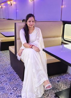 Ritika - puta in Noida Photo 3 of 4