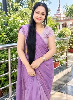 Ritika - puta in Noida Photo 4 of 4